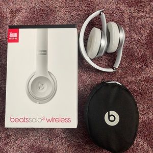 Beats solo 3 wireless headphones